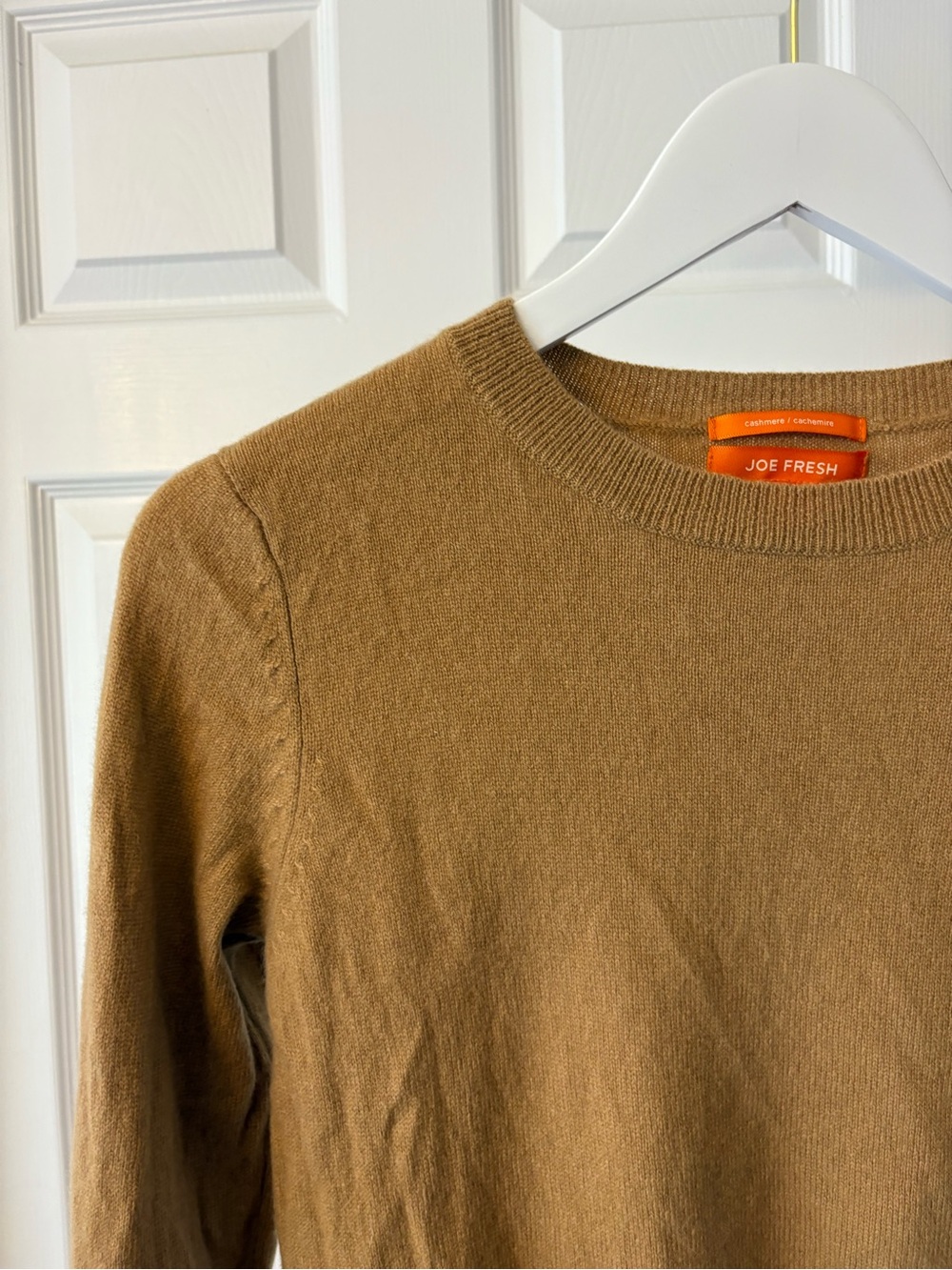 Cashmere Beige Crewneck Light Sweater Size Small - Picture 3 of 9